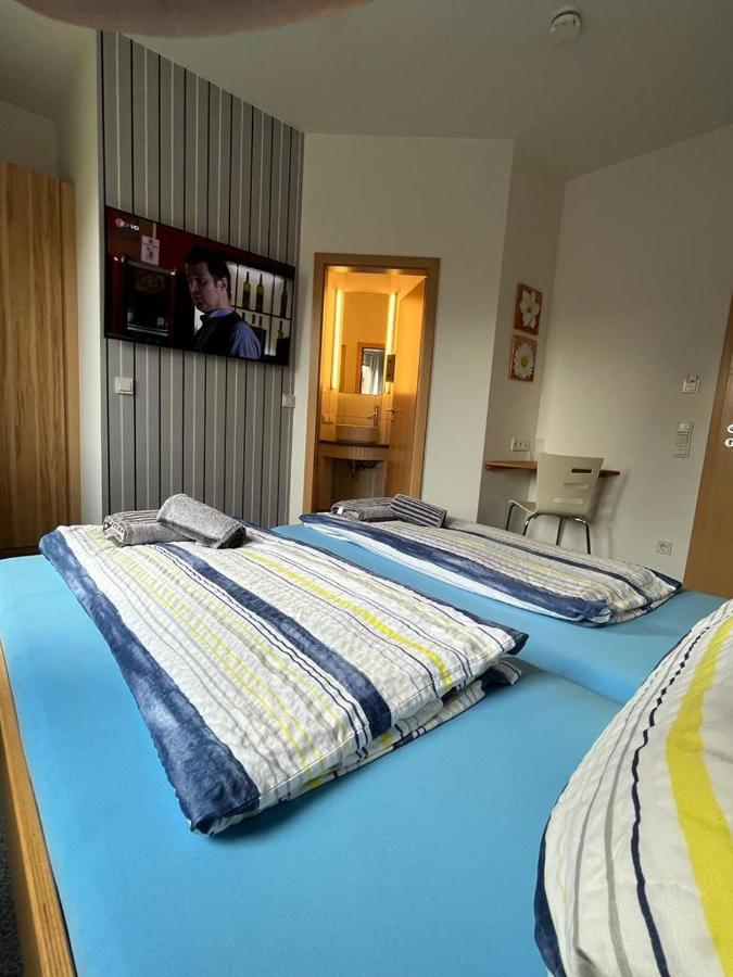 Ferienunterkunft Mit 4 Doppelzimmern In Einbeck!! Exterior foto